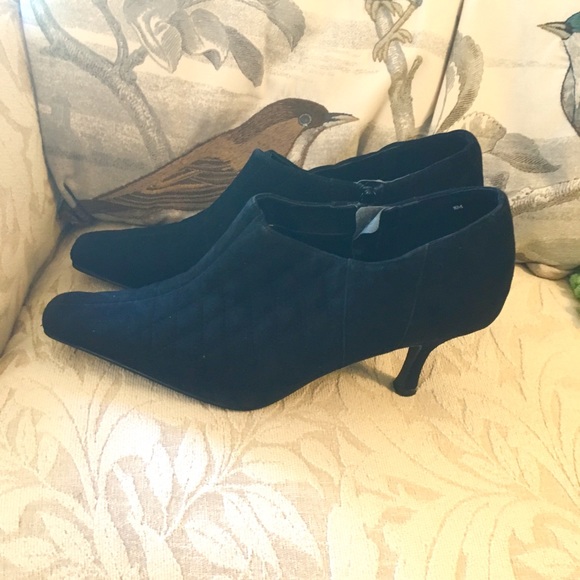 🎀DONATED HOST PICK🎀Elegant BOOTIES SHOES 🎀 - Picture 2 of 7